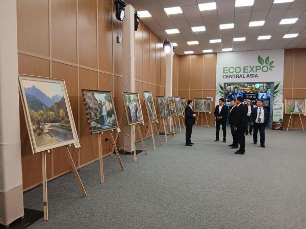🌱 Samarqandda “Eko-biennale” xalqaro ekologik san’at va hunarmandchilik ko‘rgazmasi tashkil etildi