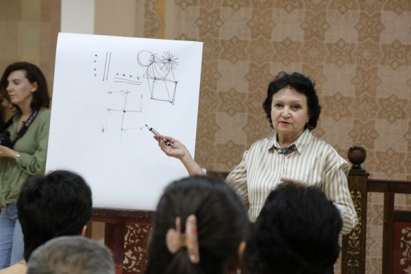 Marina Borodina tomonidan “Informatsion ornament” badiiy loyihasi asosida mahorat darsi tashkil etildi.