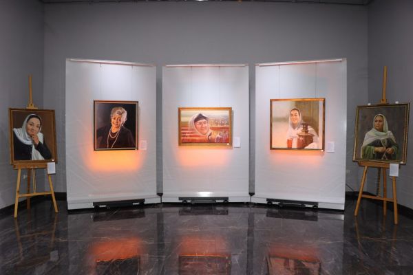 «Женщины — венец нашей жизни в творческом взгляде художников»