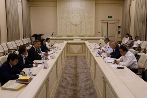 O‘zbekiston Badiiy akademiyasiga Xitoy delegatsiyasi tashrif buyurdi