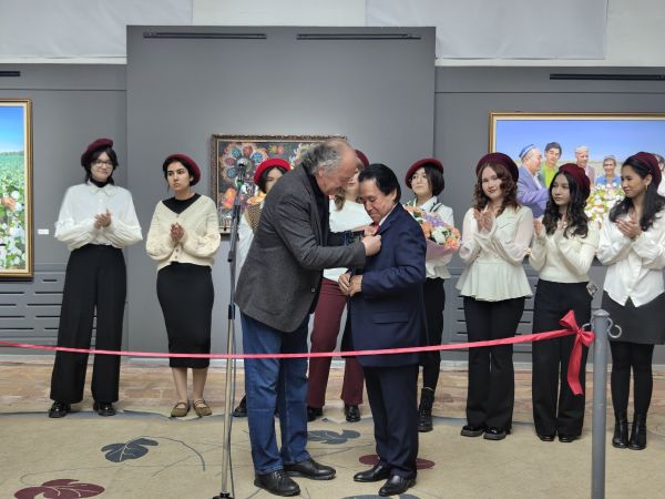 Zuxriddin Islomshikovning 75 yilligi munosabati bilan tashkil etilgan «Avlodlar chorrahasi» nomli ko‘rgazmaning ochildi