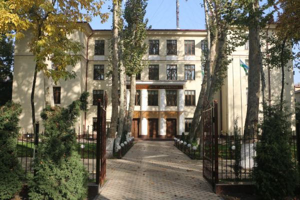 Rassomlik mahorat ustaxonasi (Oliy rassmlik kursi) ga qabul davom etmoqda!