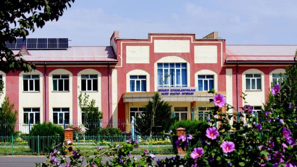 Sirdaryo ixtisoslashtirilgan san’at maktab-internati bitiruv malakaviy ish himoyasi bo’lib o’tdi.
