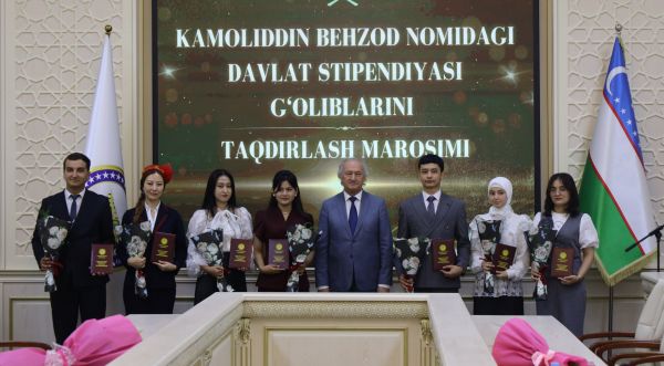 Kamoliddin Behzod nomidagi davlat stipendiyasi g‘oliblariga guvohnomalar topshirildi