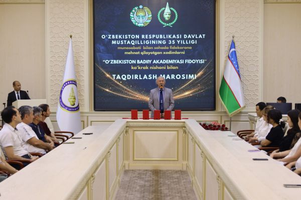 “O‘zbekiston Badiiy akademiyasi fidoyisi” ko‘krak nishoni topshirildi