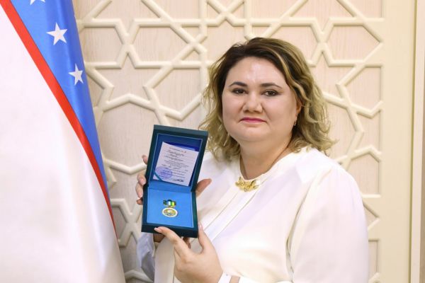 San’at orqali do‘stlikka xizmat: Badiiy akademiya bo'lim boshlig'i “Xalqlar do‘stligi” ko‘krak nishoni bilan taqdirlandi!