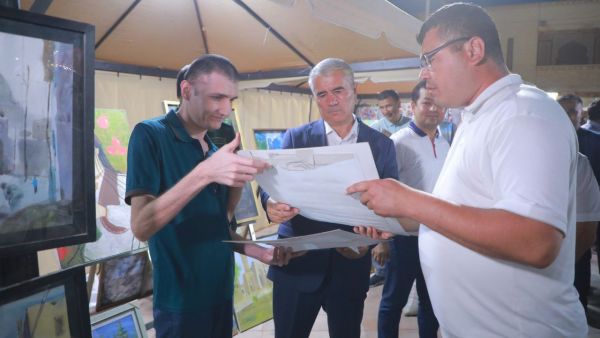 Buxoroda yoshlar festivali: maktabimiz o‘quvchilari o‘z ijodini namoyish etdi!