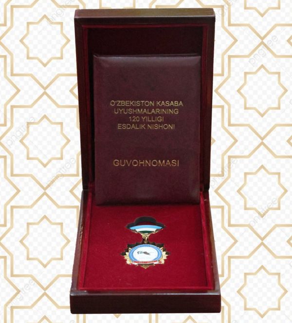  Badiiy akademiya rahbarlari “O‘zbekiston kasaba uyushmalarining 120 yilligi” esdalik ko‘krak nishoni  bilan taqdirlandi.