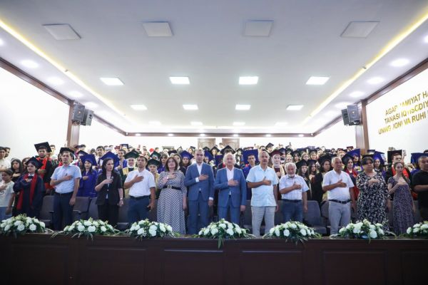 “Iste’dodlar maskani – 2025”: Bitiruvchilarga diplom topshirish marosimi bo‘lib o‘tdi