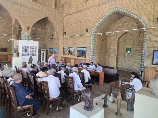 Namangan viloyati ijodkorlari bilan uchrashuv o‘tkazildi