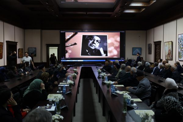 O‘zbekiston Xalq yozuvchisi Rahmat Fayziy ijodi va xotirasiga bag‘ishlangan “Hazrati Inson” nomli ko‘rgazma ochildi