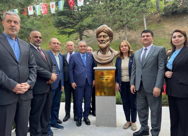 Oʻzbek qomusiy olimiga ehtirom