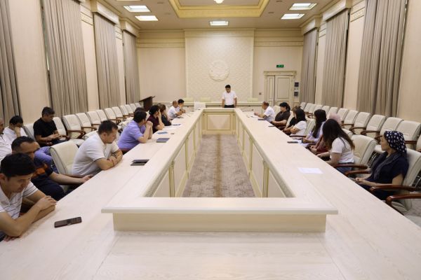 Badiiy akademiyada Mustaqillikning 35 yilligiga tayyorgarlik masalalari muhokama qilindi