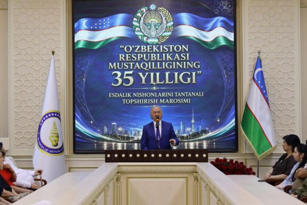 Badiiy akademiya ijodkorlari va xodimlari Mustaqillikning 35 yilligi esdalik nishonlari bilan taqdirlandi