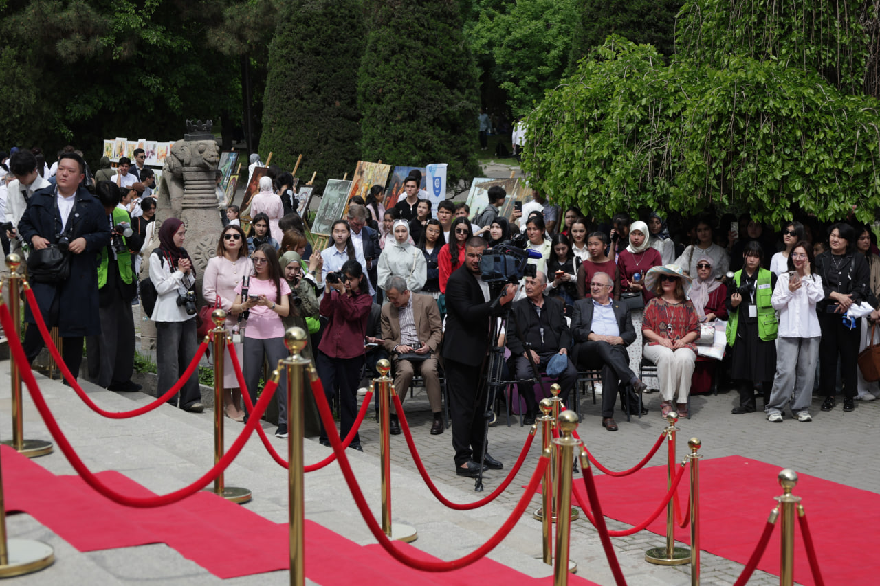Xalqaro anʼanaviy tasviriy va amaliy sanʼat festivalining ochilish marosimi bo'lib o'tdi