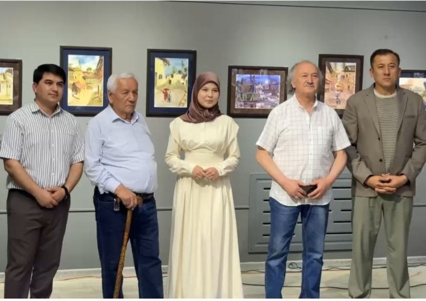 Abrorbek Izzatullayev va uning shogirdi Bashoratxon Jamoliddinovaning “Ilk qadam” nomli shaxsiy ko‘rgazmasi ochildi.