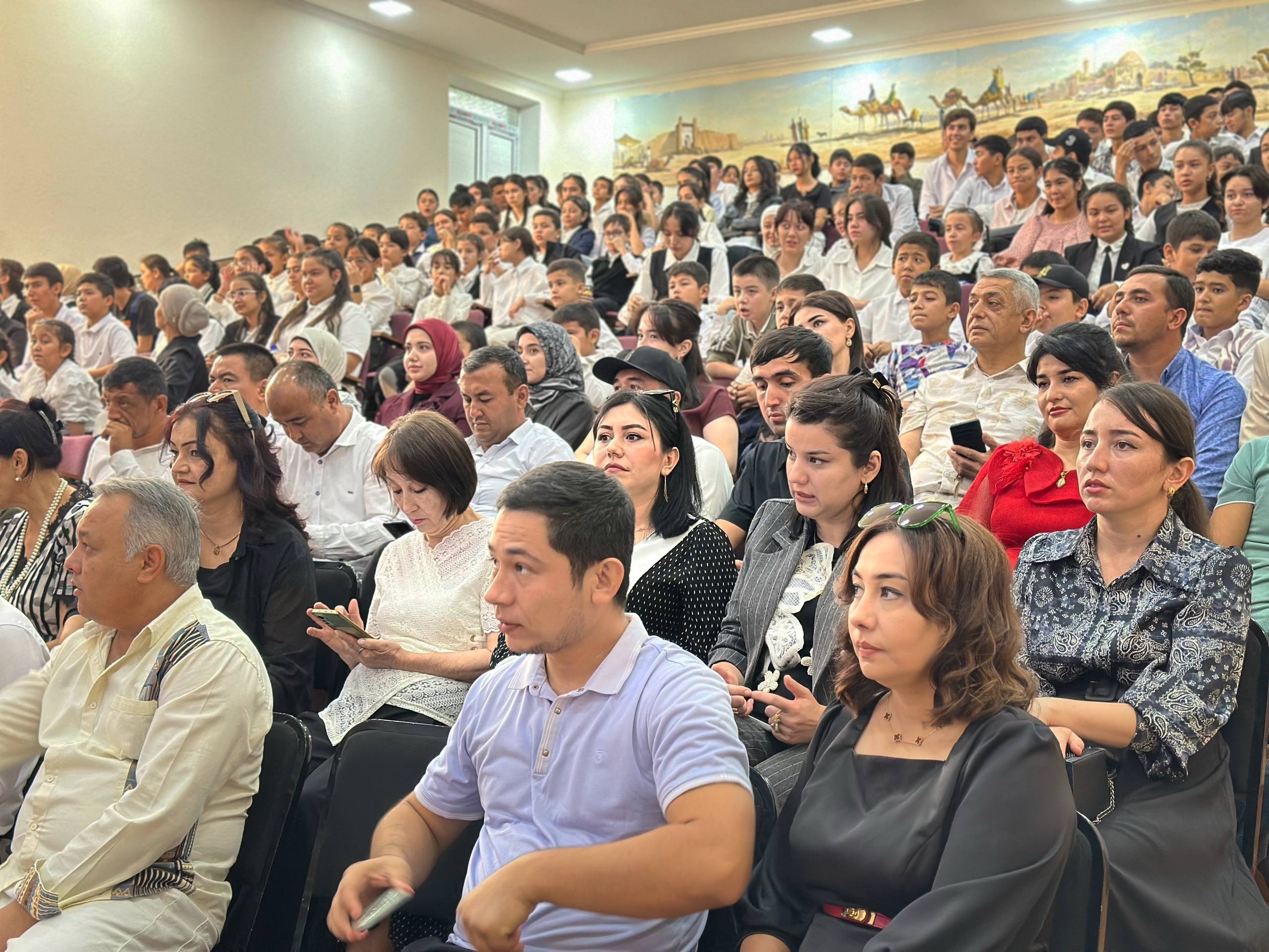 “Ustozim – ulug‘ faxrim” shiori ostida bayram tadbiri bo‘lib o‘tdi
