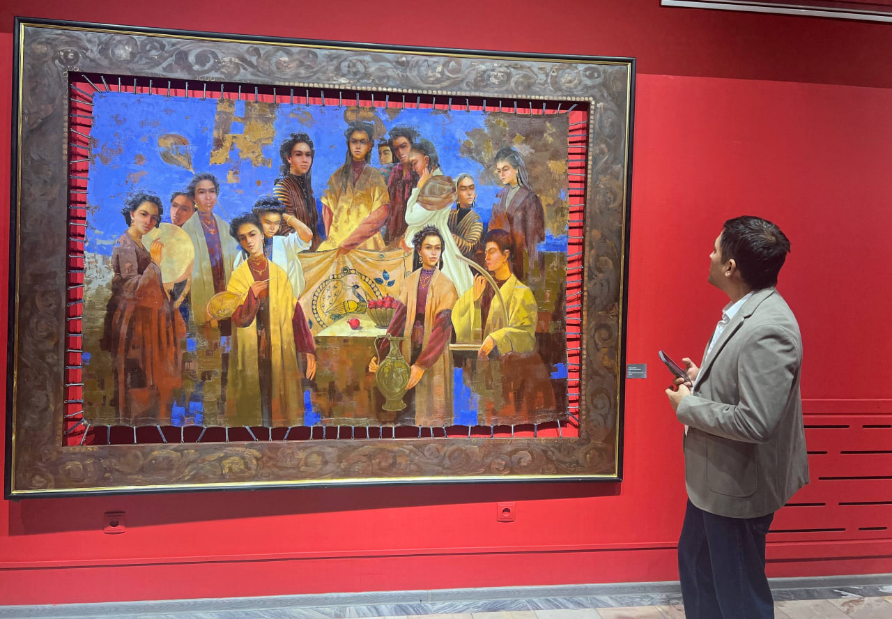 Ulug‘bek Rajabov “Uchar tuya rivoyati” shaxsiy ko‘rgazma ochildi