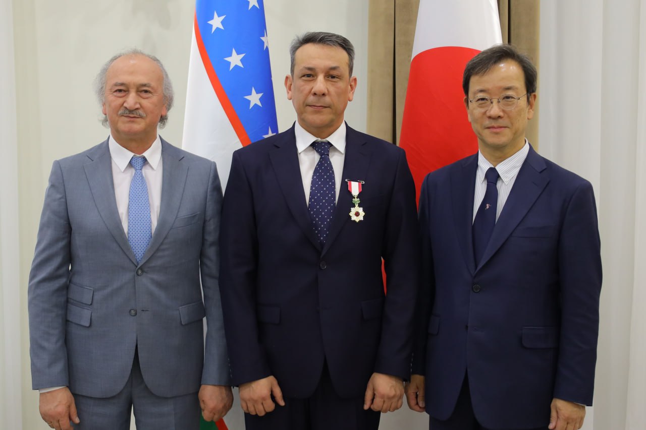 Ikuo Xirayama xalqaro madaniyat karvon saroyi direktori Farrux Usmonov Yaponiya imperatorining ordeni bilan taqdirlandi.