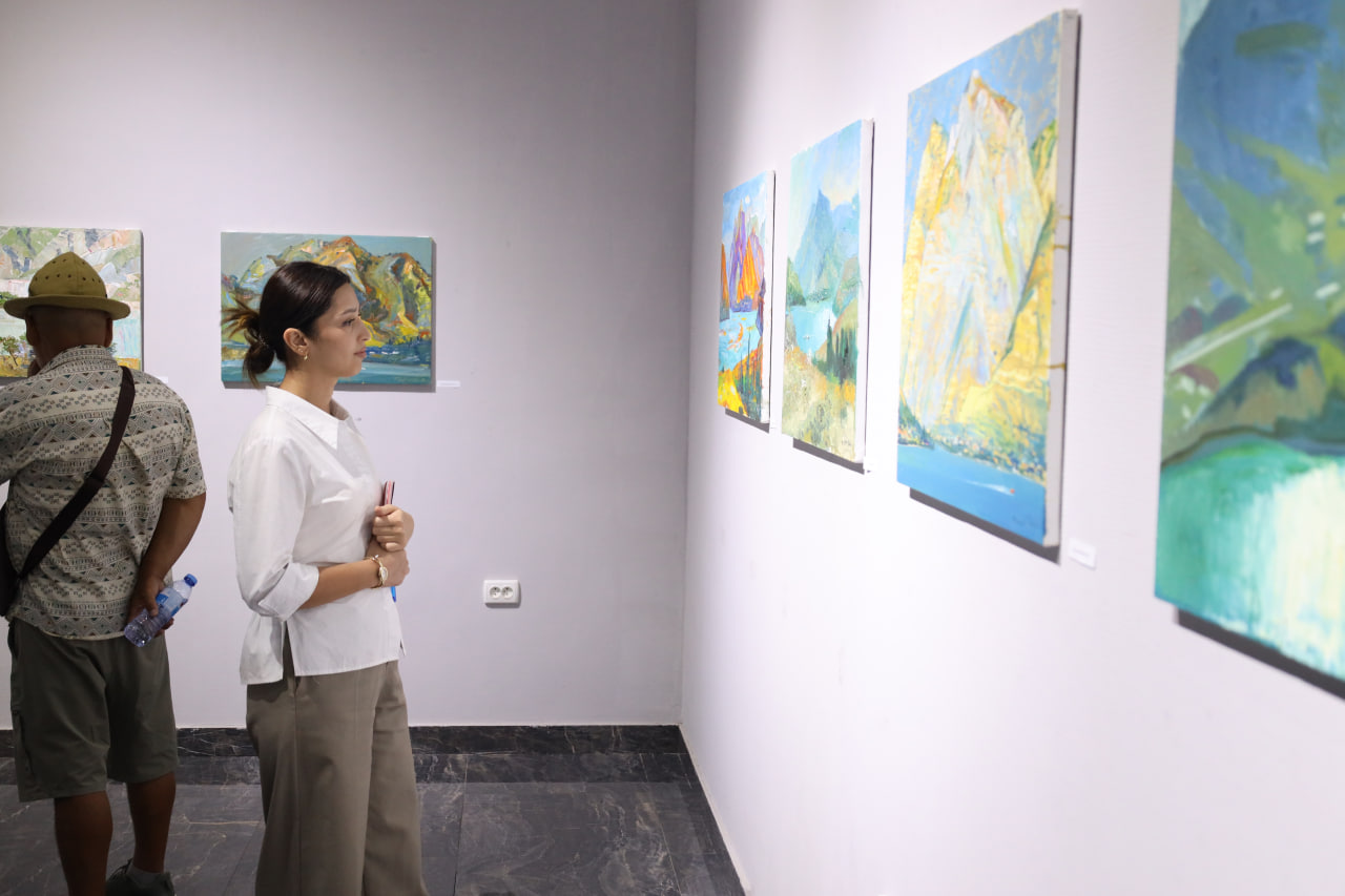 “Yashirin olam qirralari” V xalqaro rassomlar simpozium-pleneri doirasidagi ko‘rgazma ochildi