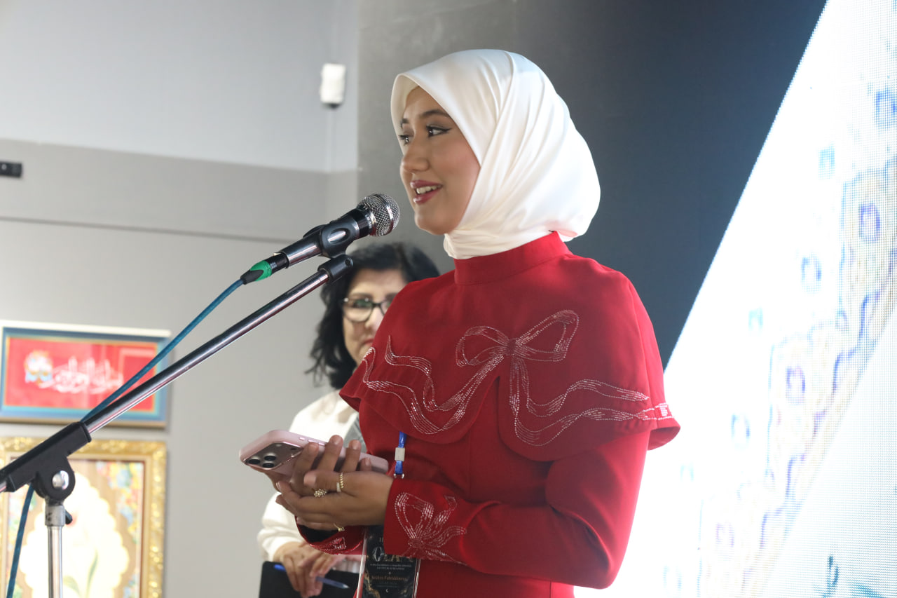 “HARFLAR ORTIDAGI OLAM”: HARF, NAQSH VA RANG UYG‘UNLIGIDA AN’ANAVIY SAN’AT