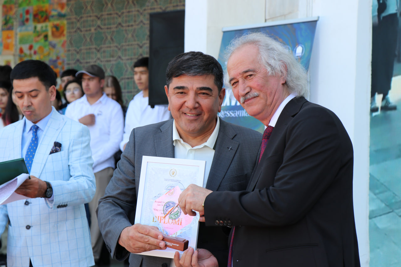 Xalqaro an’anaviy tasviriy va amaliy san’at festivalining tantanali yopilish hamda g‘oliblarni taqdirlash marosimi bo‘lib o‘tdi