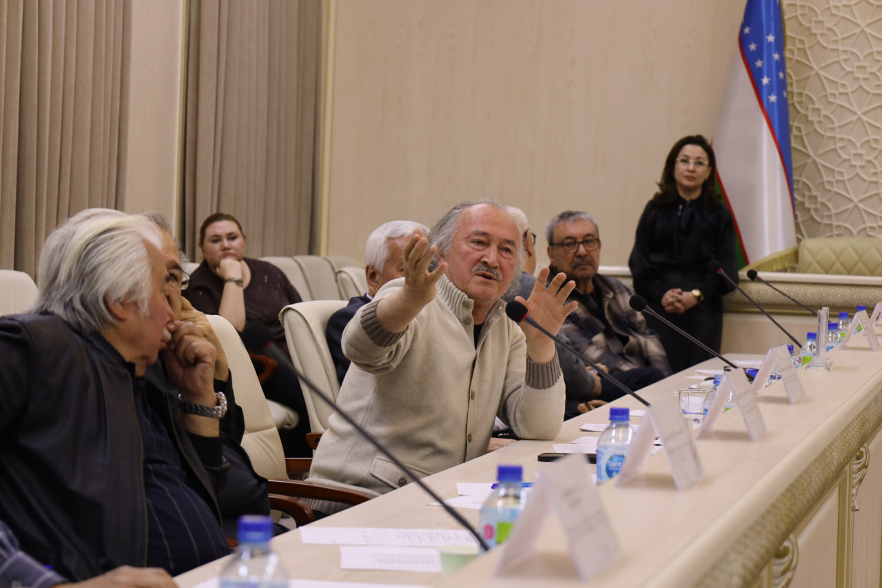 Rassomlik mahorat ustaxonasida stajyor-tadqiqotchilikda o‘qishga talabgorlar suhbatdan o‘tkazildi.