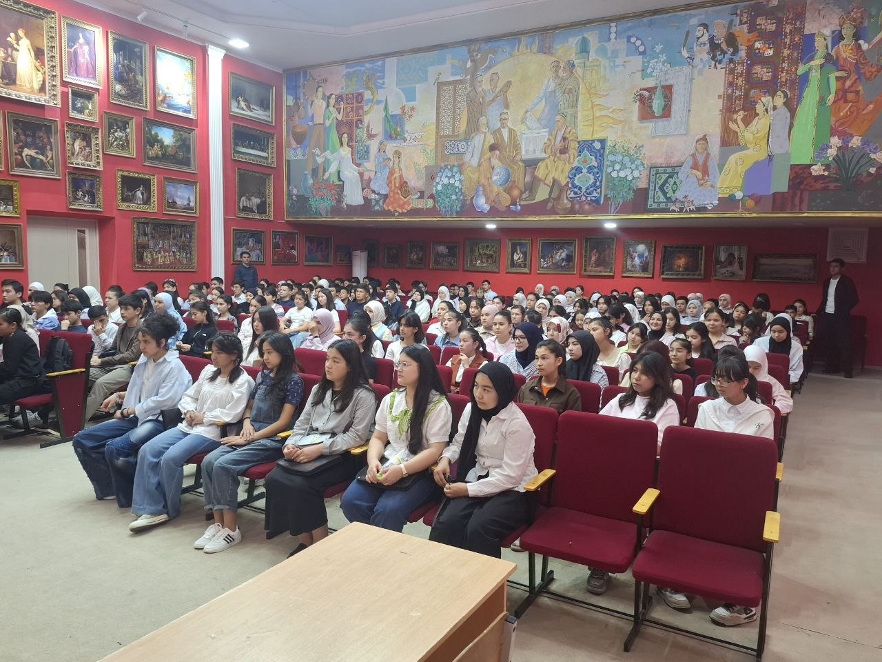 "Yoshlar kuni" doirasida ochiq muloqot tashkil etildi