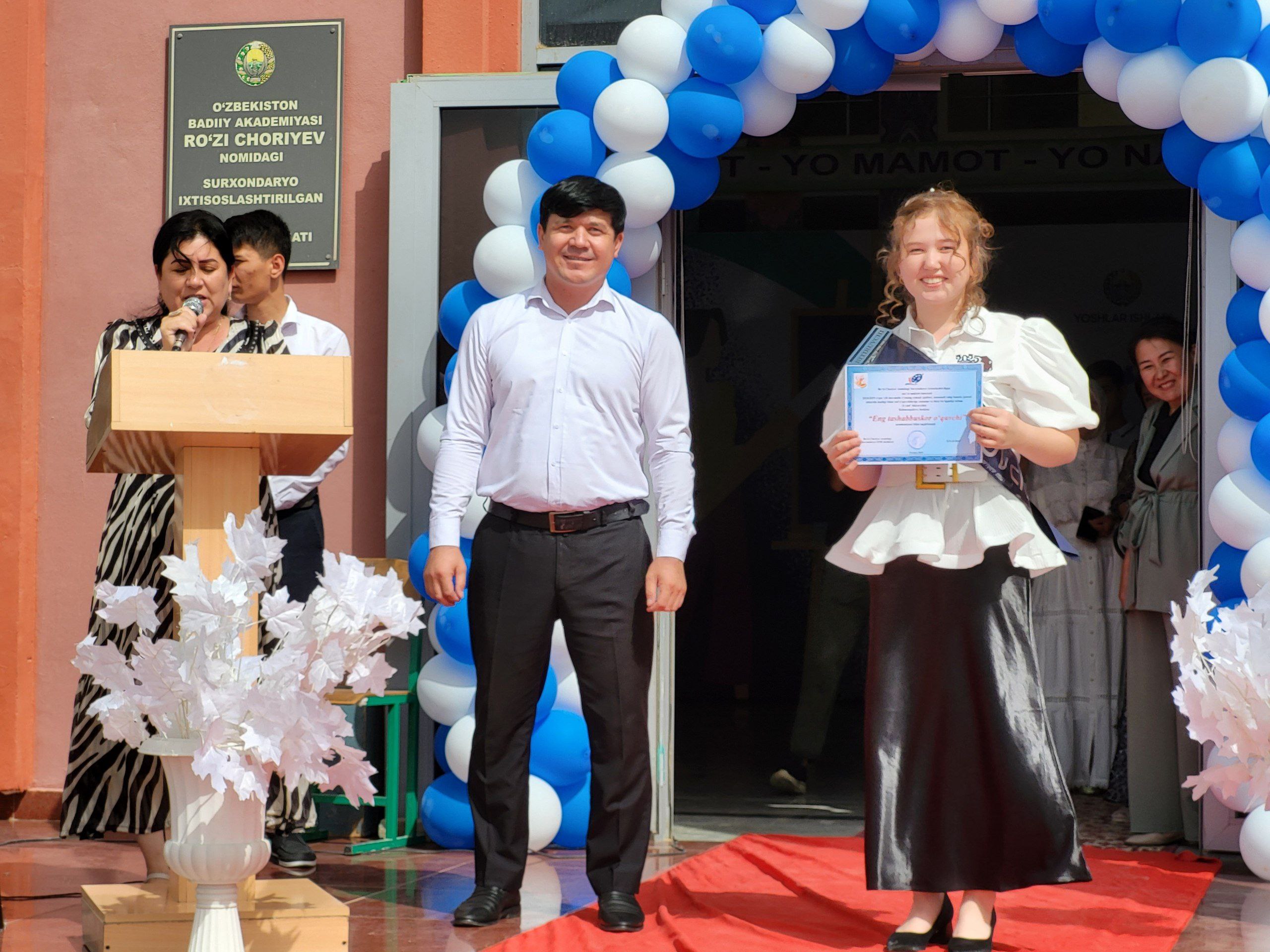 "Ilm – eng buyuk sharaf!" shiori ostida "So‘nggi qo‘ng‘iroq" tadbirlari bo'lib o'tdi.