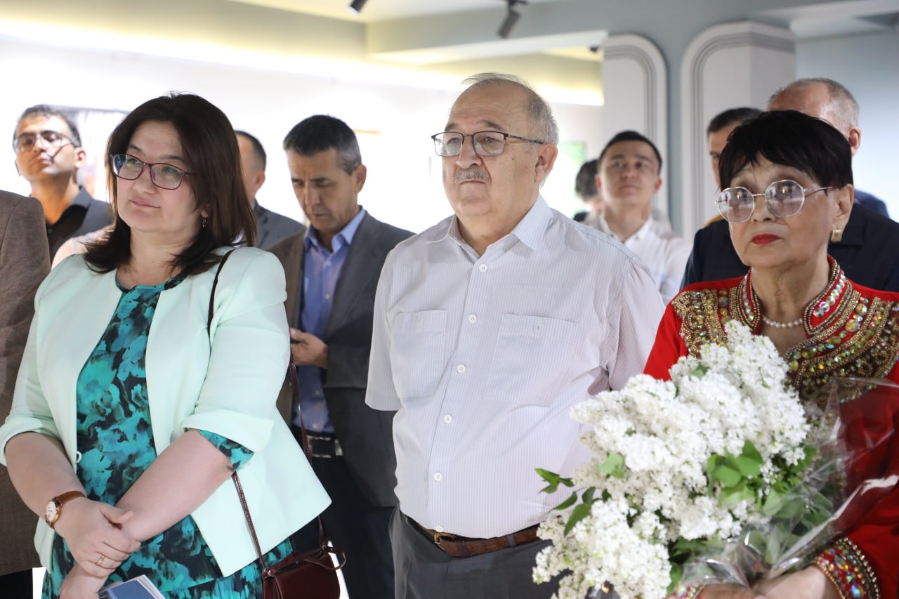 Kamoliddin Behzod nomidagi Milliy rassomlik va dizayn institutida yangi tashkil etilgan ko‘rgazmalar zali va O‘zbekiston Badiiy akademiyasi akademiklari ijodiy asarlari ko‘rgazmasi ochildi