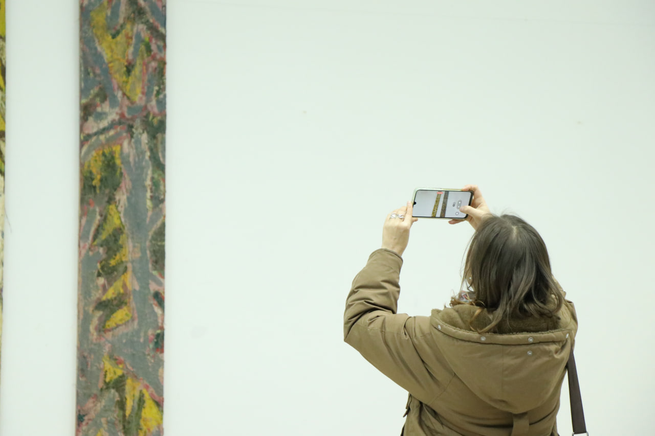 Markaziy ko‘rgazmalar zalida rassom Maksim Vardanyanning shaxsiy ko‘rgazmasi ochildi