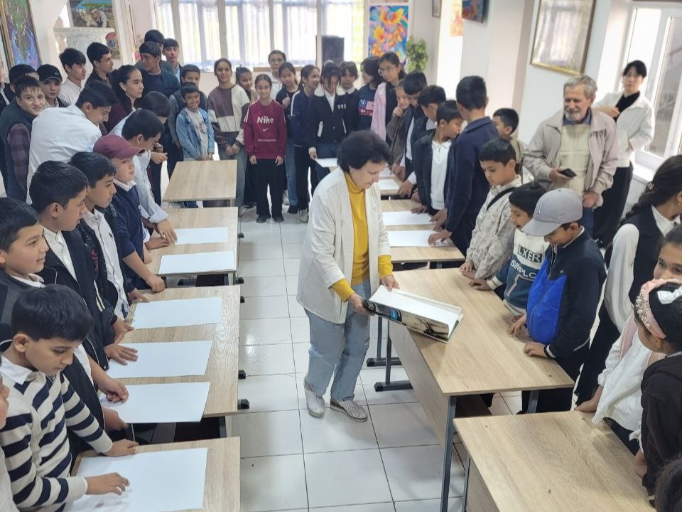 Akademik yoshlar bilan uchrashdi