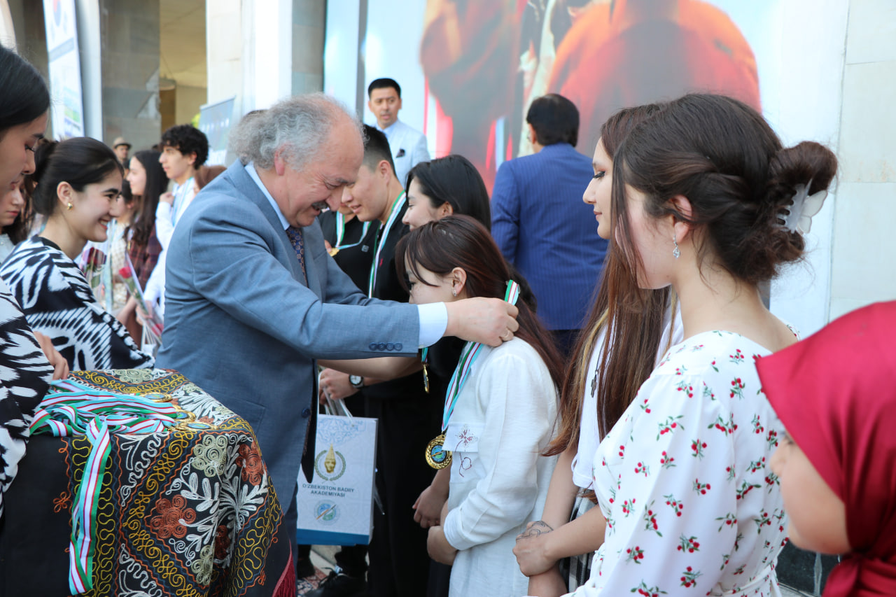 Xalqaro tasviriy va amaliy san’at festivali g'oliblariga mukofotlar topshirildi!