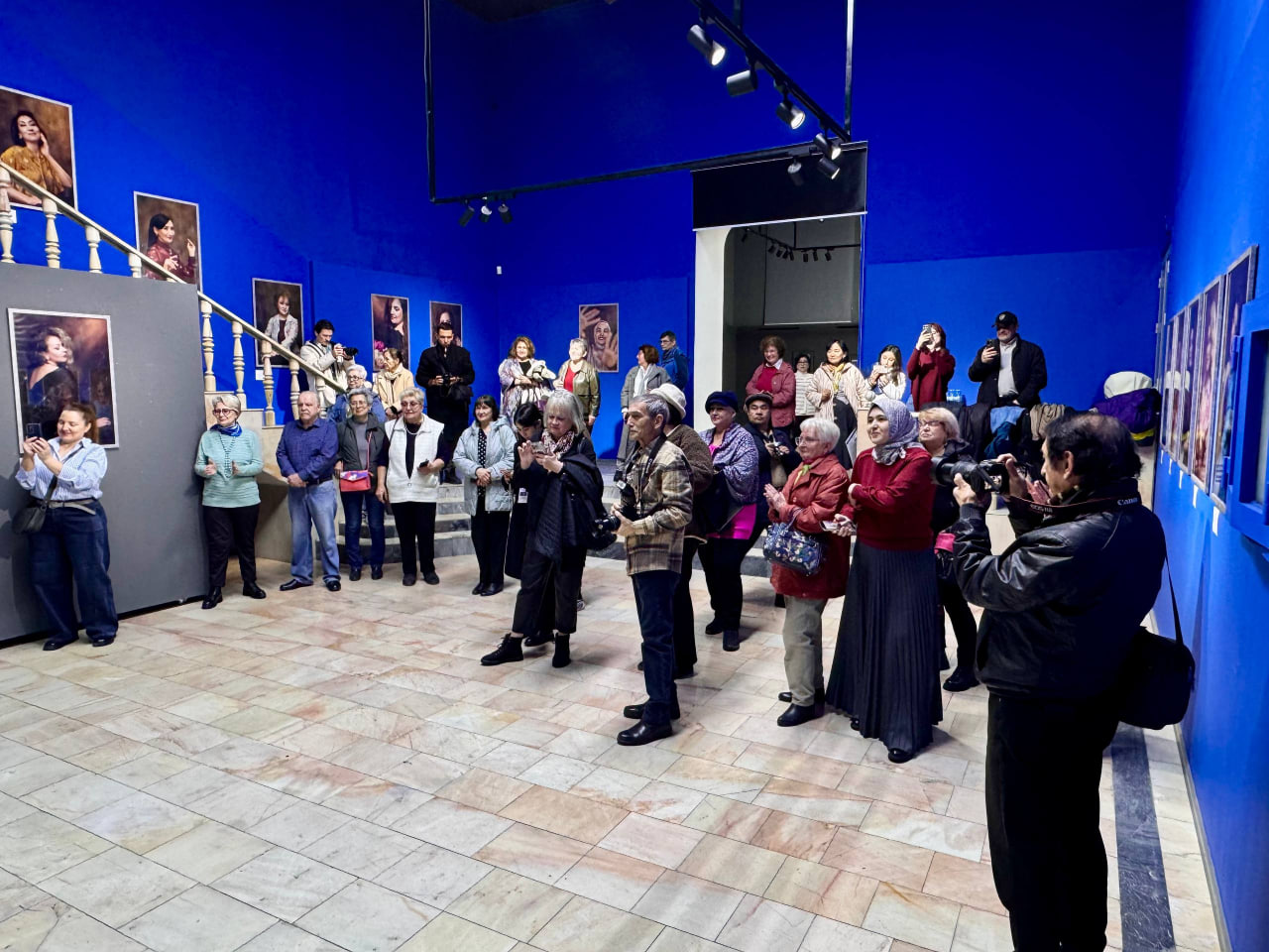 Toshkent fotosuratlar uyida Natalya Ilyinaning “Men otkritka emasman” nomli shaxsiy fotoko‘rgazmasi ochildi