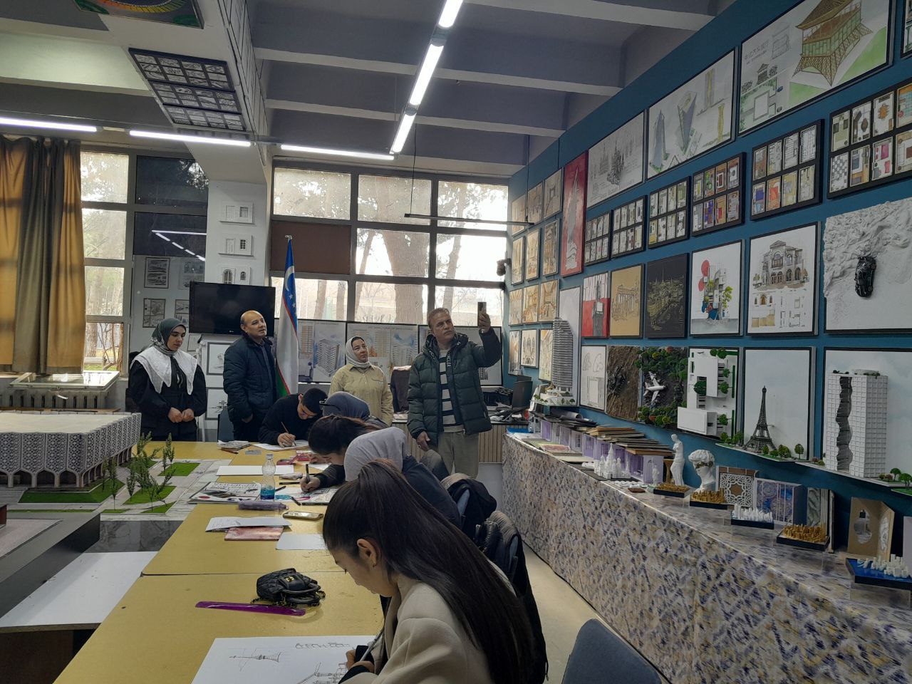 Eronlik amaliy bezak san’ati ustalari RIDMda mahorat darsi o‘tkazdi