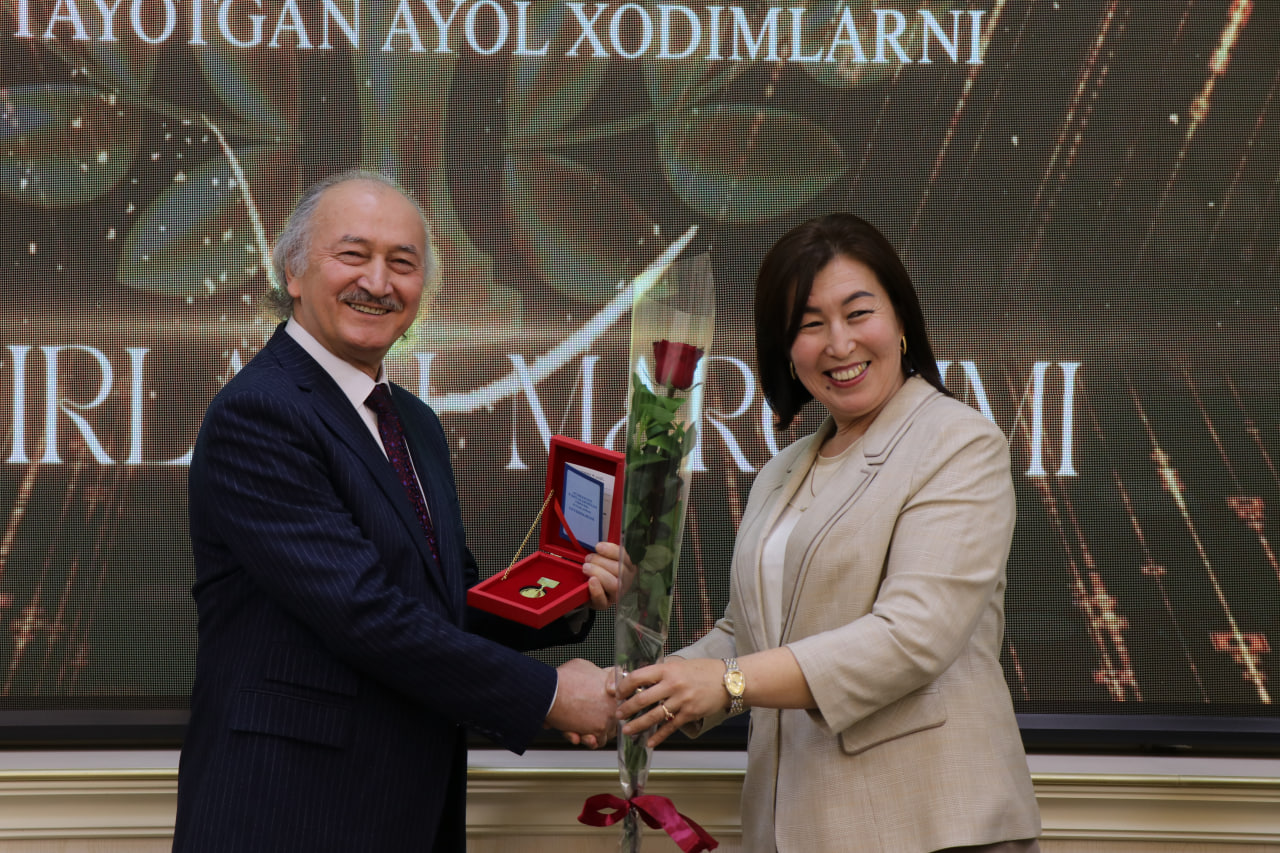 O‘zbekiston Badiiy akademiyasi xotin-qizlarini taqdirladi