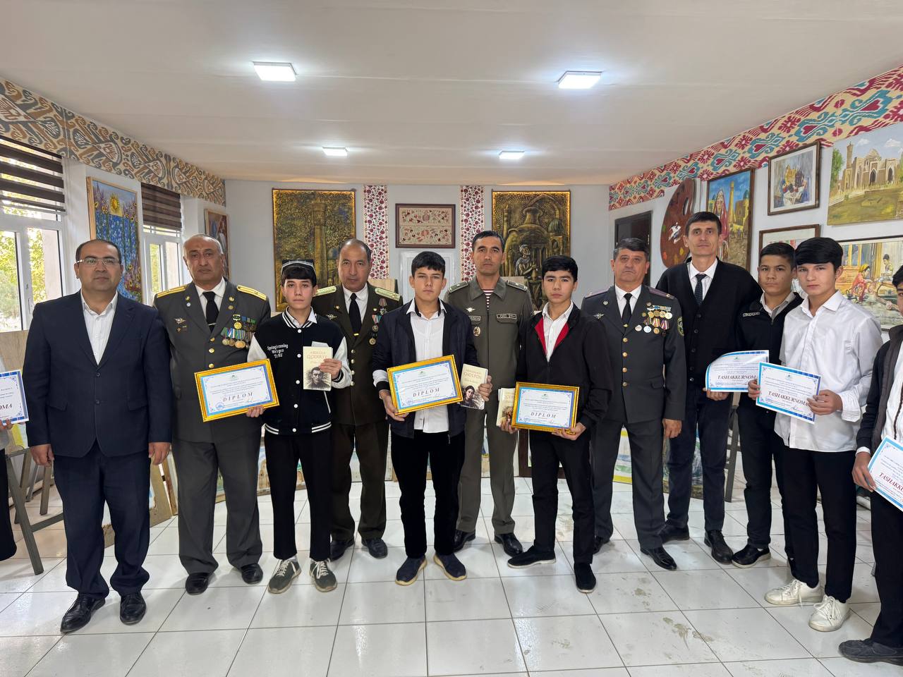 “Bayrog‘im, faxrim, g‘ururim” mavzusida tadbir va rasmlar tanlovi o‘tkazildi