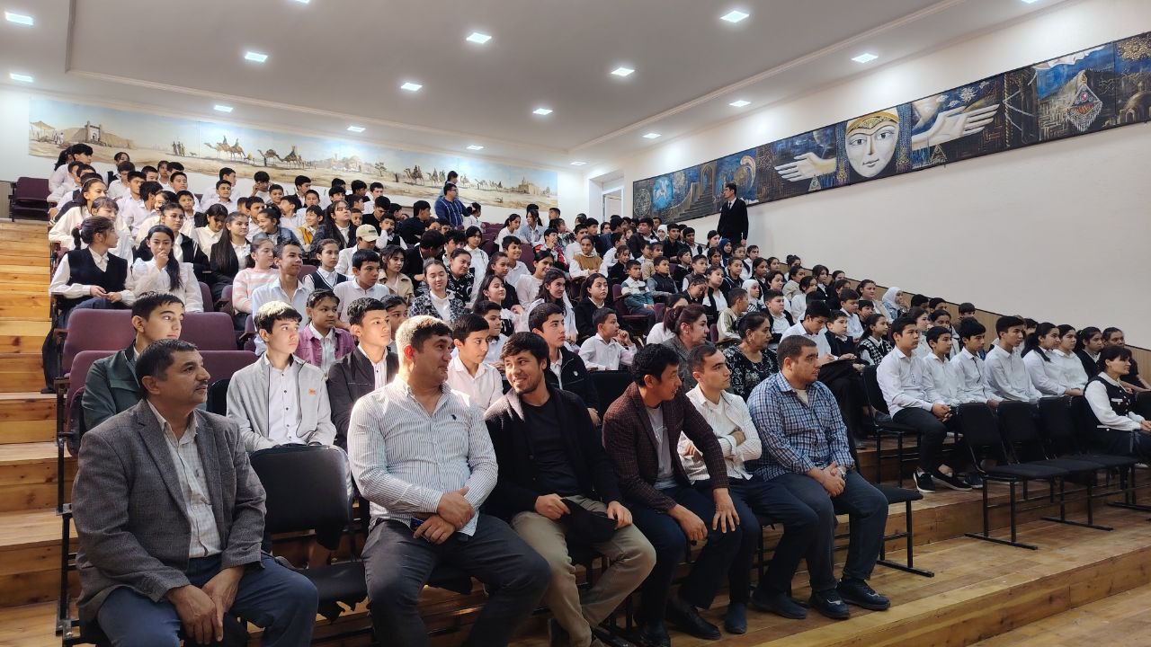 Yoshlar bilan uchrashuv