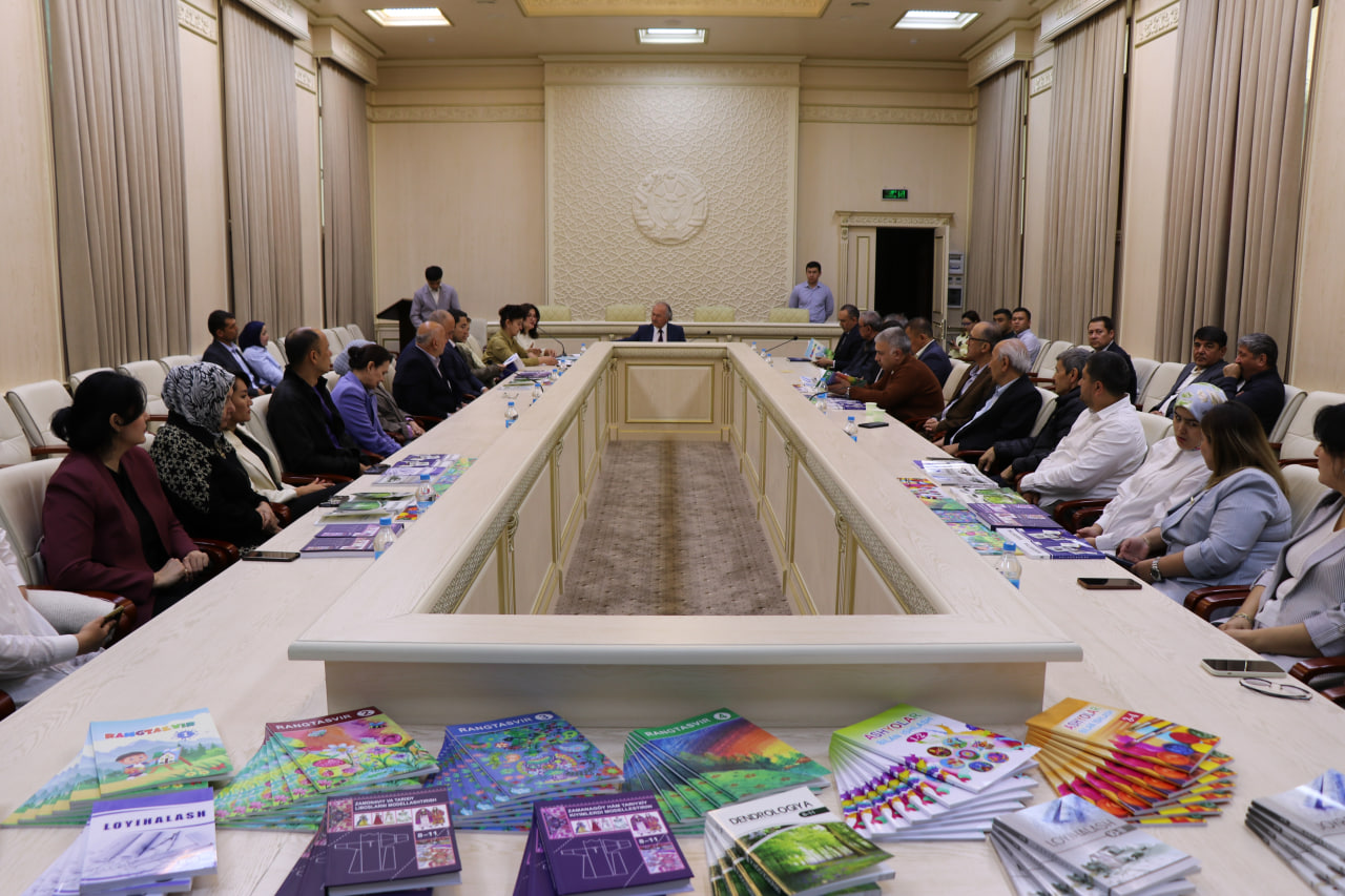 Badiiy ta’limda yangi bosqich: o‘quv qo‘llanmalar taqdim etildi