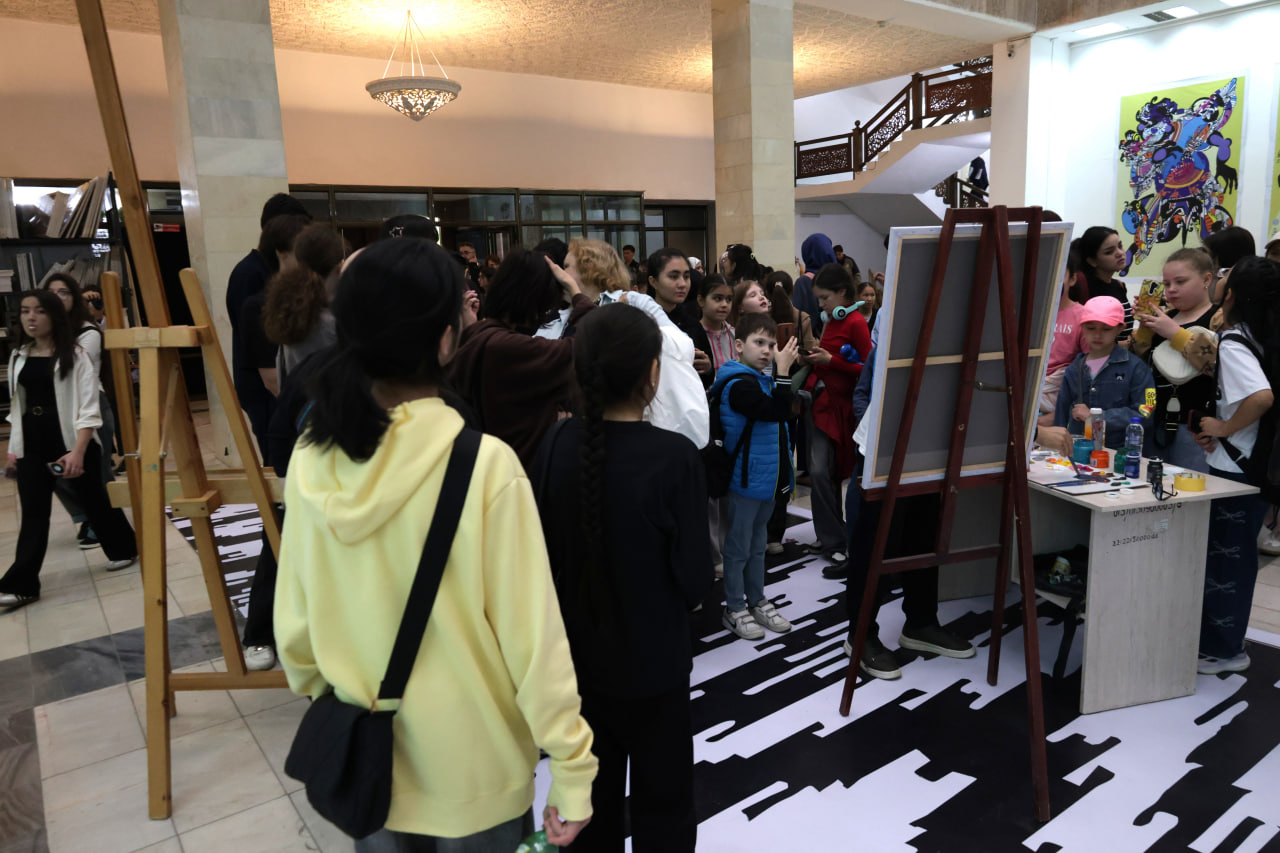 Umar Rajabov tomonidan rangtasvir bo‘yicha mahorat darsi tashkil etildi