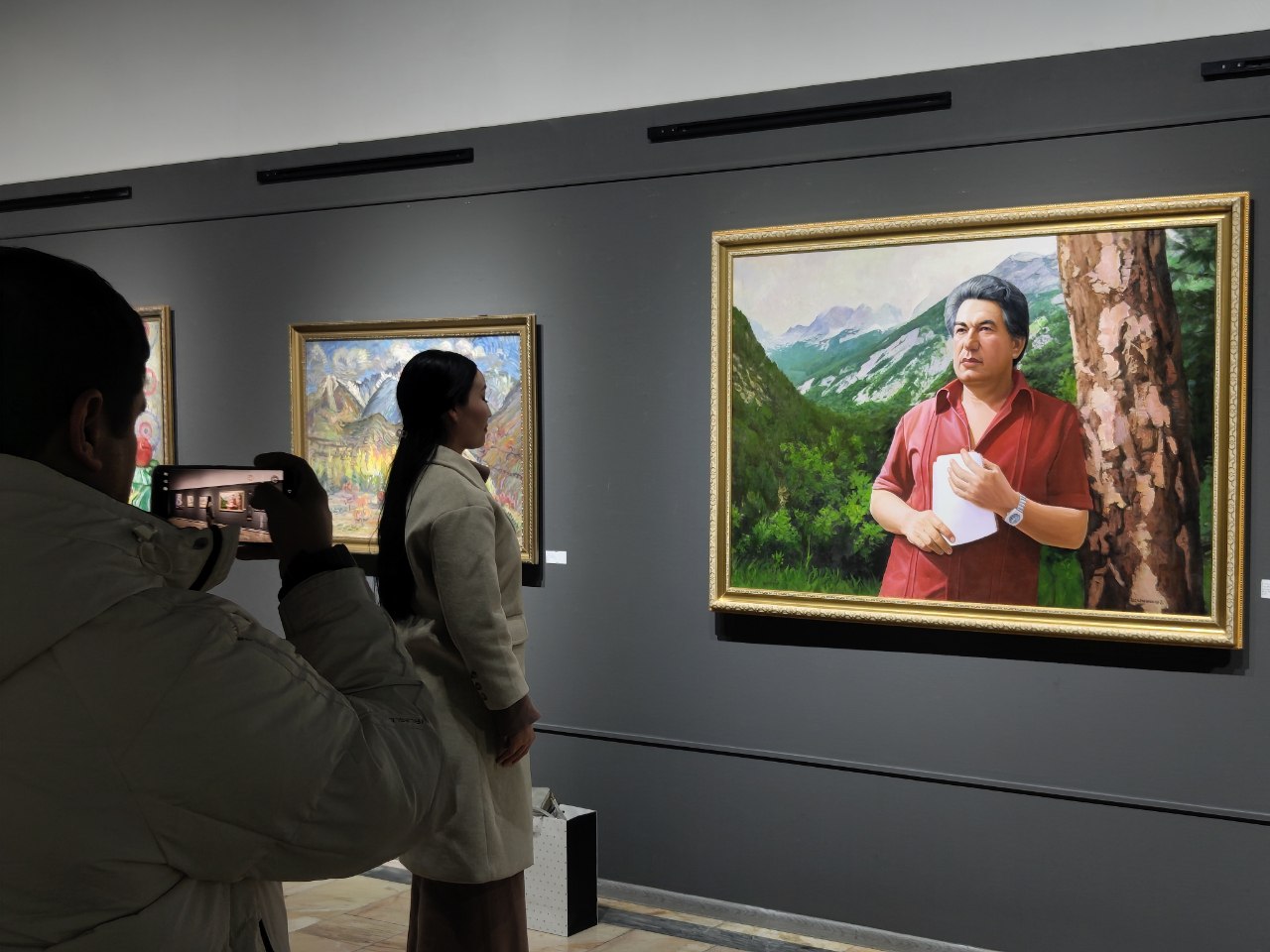 Zuxriddin Islomshikovning 75 yilligi munosabati bilan tashkil etilgan «Avlodlar chorrahasi» nomli ko‘rgazmaning ochildi