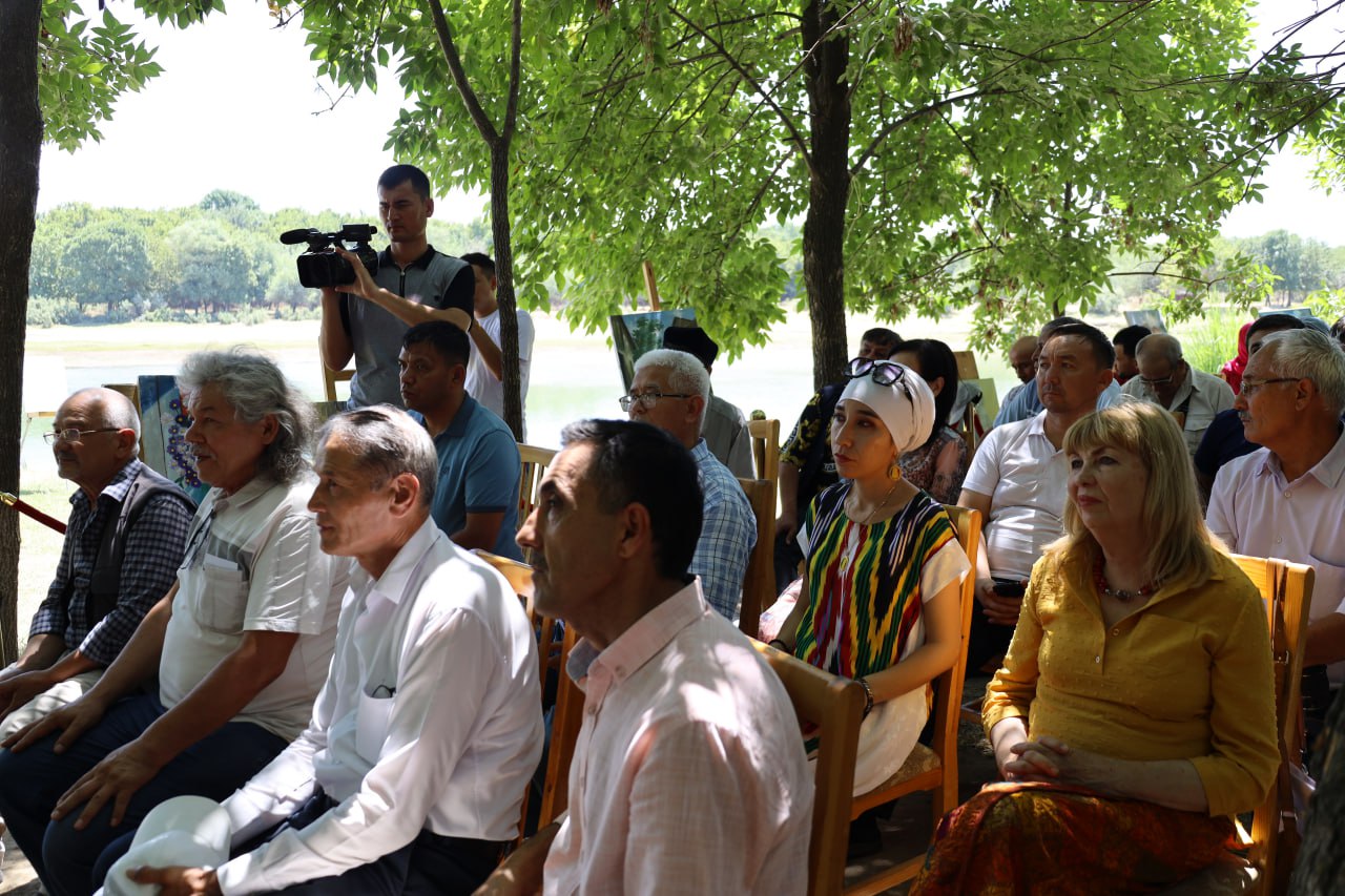 Sirdaryo bo‘yidagi Ecoturizm dam olish maskanida  "Ma'naviy olam sehri"  Respublika musavvirlar anjumani bo‘lib o‘tdi.