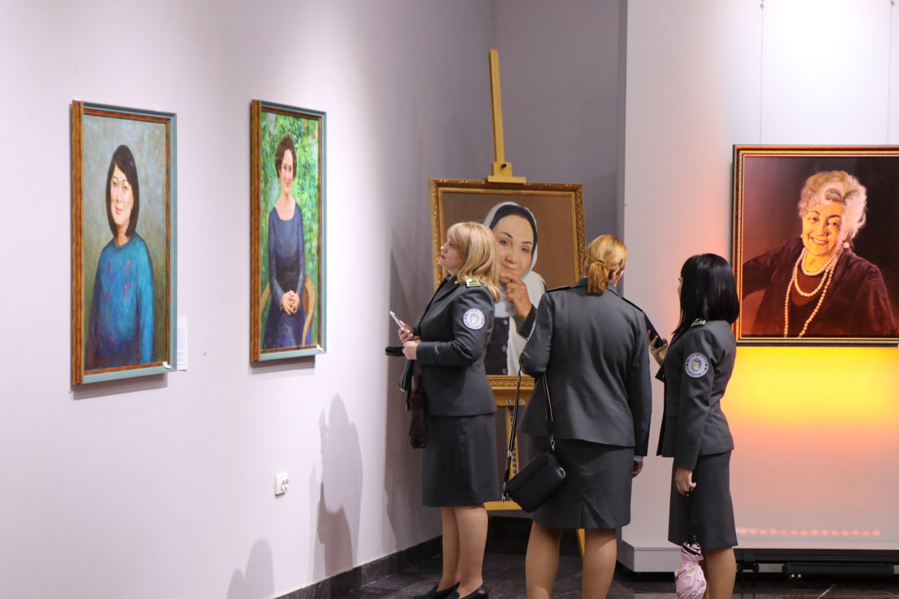 «Женщины — венец нашей жизни в творческом взгляде художников»