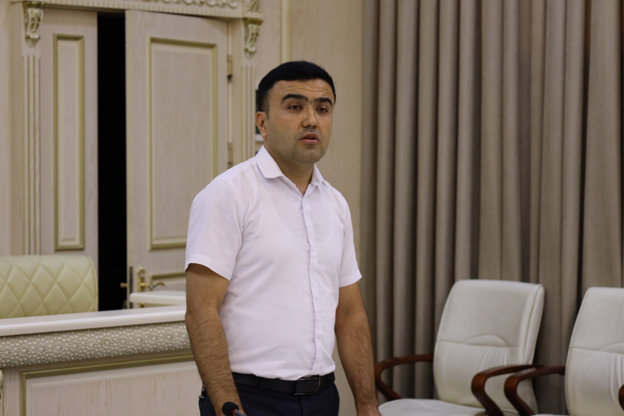 Badiiy akademiyada Mustaqillikning 35 yilligiga tayyorgarlik masalalari muhokama qilindi
