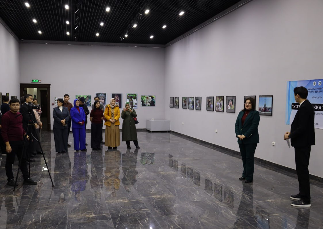 Xotin-qizlarga nisbatan zo‘ravonlikka barham berish xalqaro kuni munosabati bilan “Zo‘ravonlikka yo‘l yo‘q!” nomli fotoko‘rgazmasi ochildi