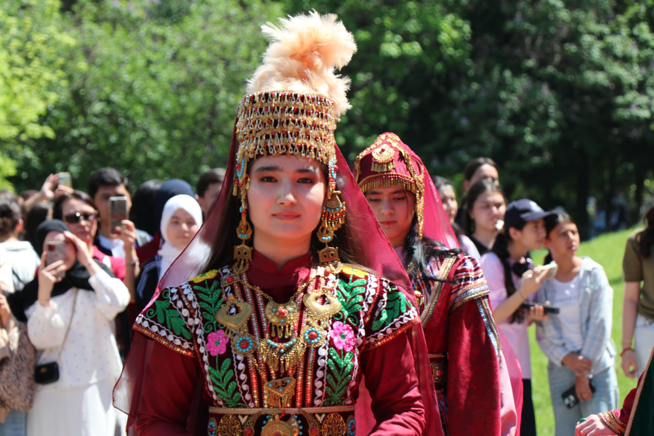 Xalqaro an’anaviy tasviriy va amaliy san’at festivalining tantanali yopilish hamda g‘oliblarni taqdirlash marosimi bo‘lib o‘tdi