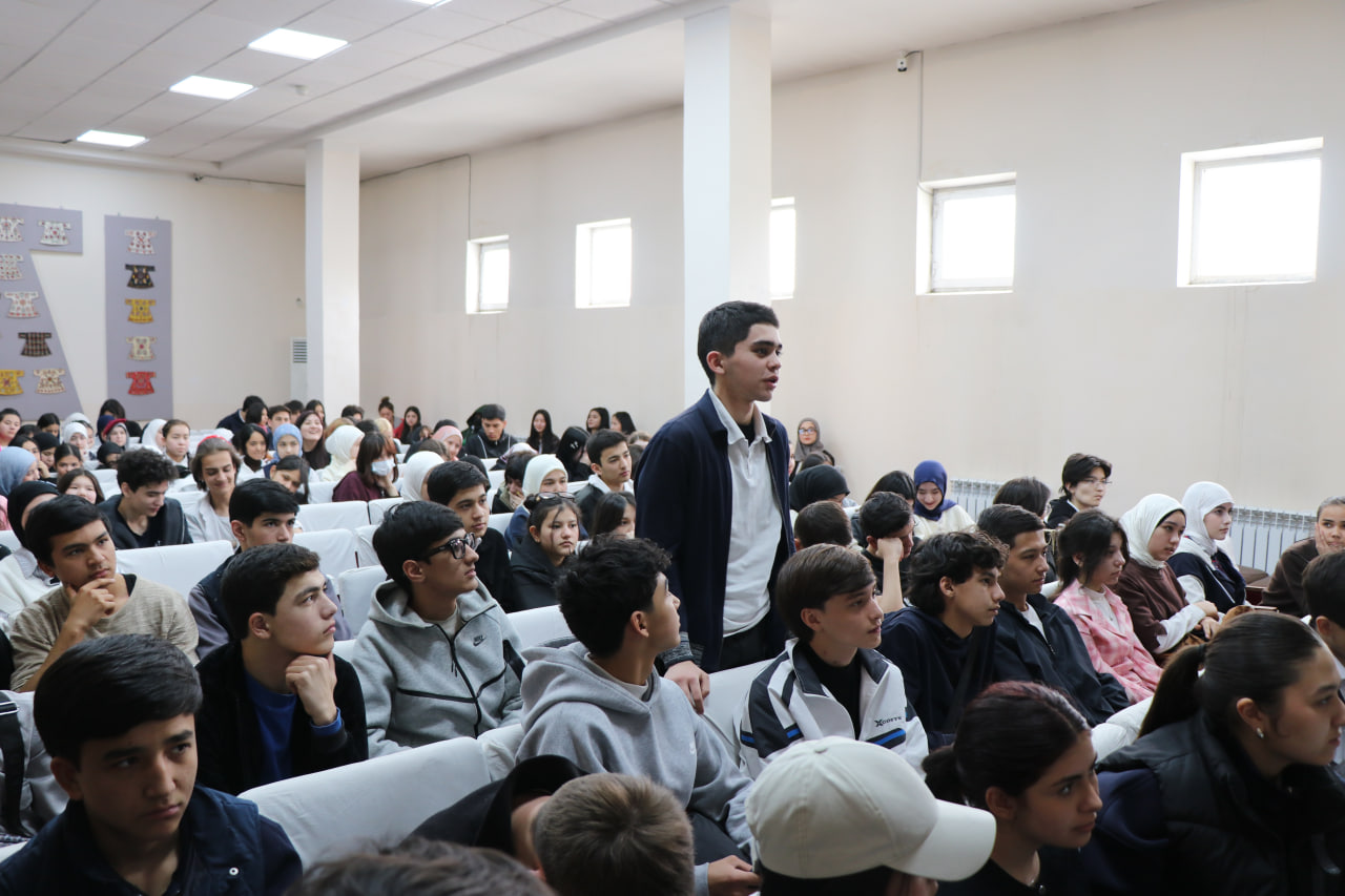 "Yoshlar kuni" doirasida "Rahbar va yoshlar" uchrashuvi o‘tkazildi