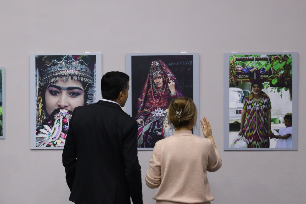 Xotin-qizlarga nisbatan zo‘ravonlikka barham berish xalqaro kuni munosabati bilan “Zo‘ravonlikka yo‘l yo‘q!” nomli fotoko‘rgazmasi ochildi