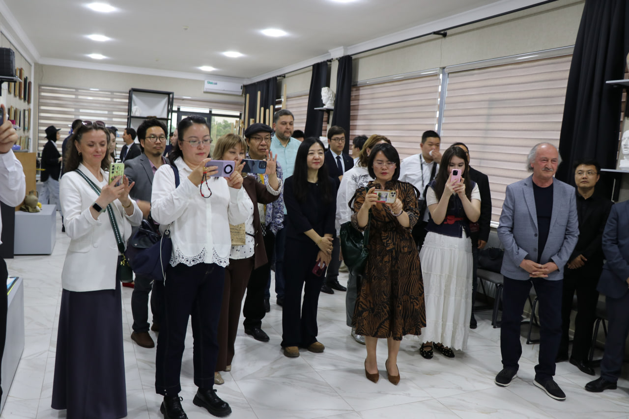 Yangi xalqaro hamkorlik: Lanzhou universiteti San'at maktabi hamda Markaz oʻrtasida Memorandum imzolandi!