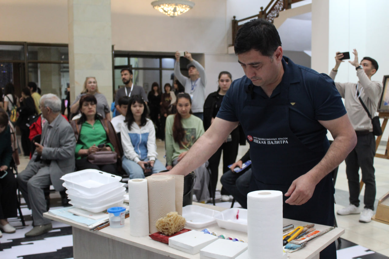 Rassomlik mahorat ustaxonasi stajyor-tadqiqotchisidan tempera bo‘yicha mahorat darsi o'tkazildi